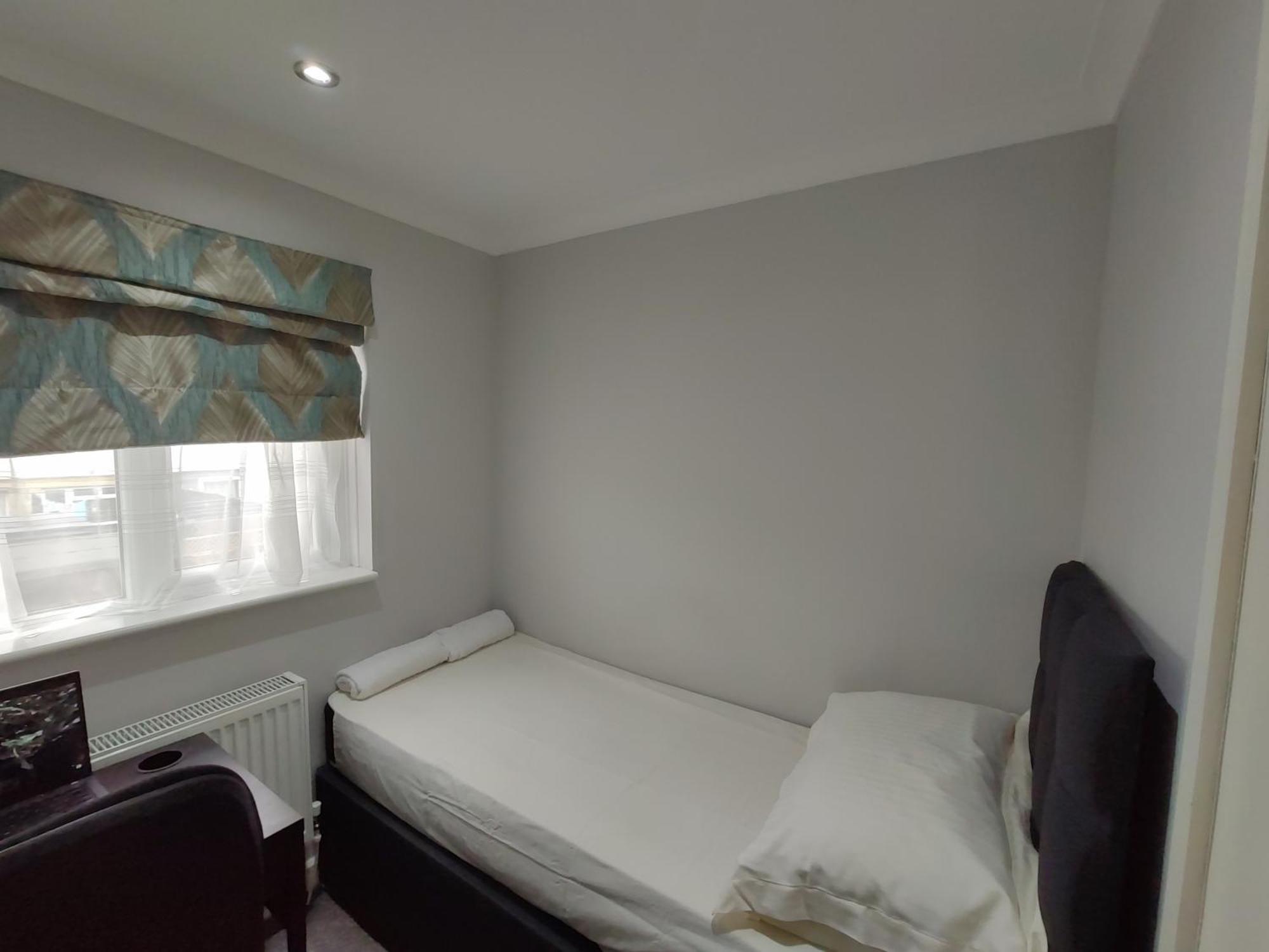 Elegant 3-Bedroom Home, Sleeps Up To 5 Guest. South Ockendon Exteriör bild