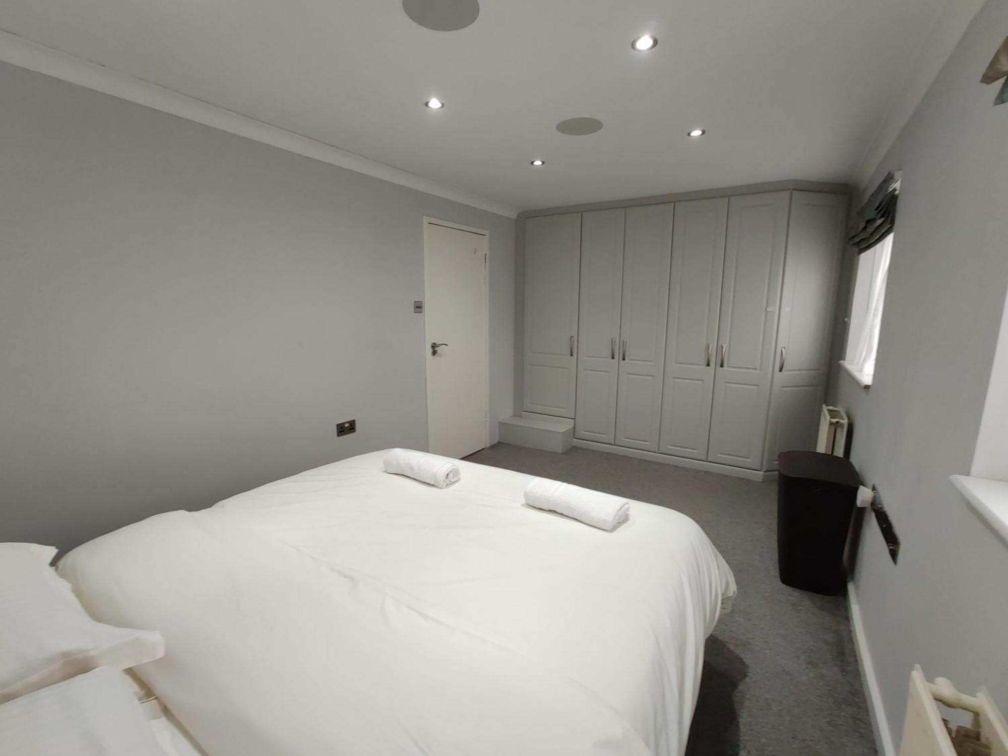 Elegant 3-Bedroom Home, Sleeps Up To 5 Guest. South Ockendon Exteriör bild