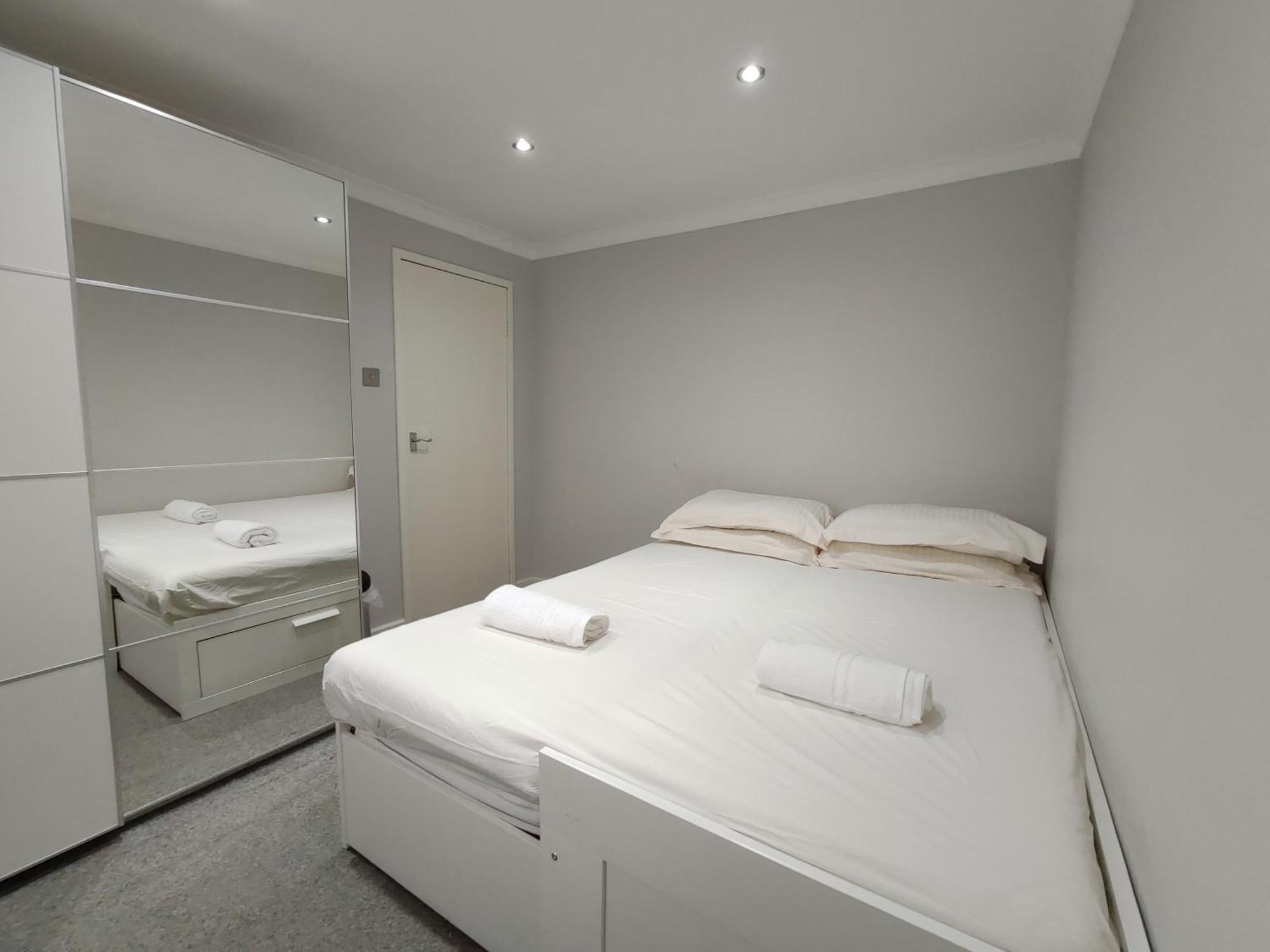 Elegant 3-Bedroom Home, Sleeps Up To 5 Guest. South Ockendon Exteriör bild